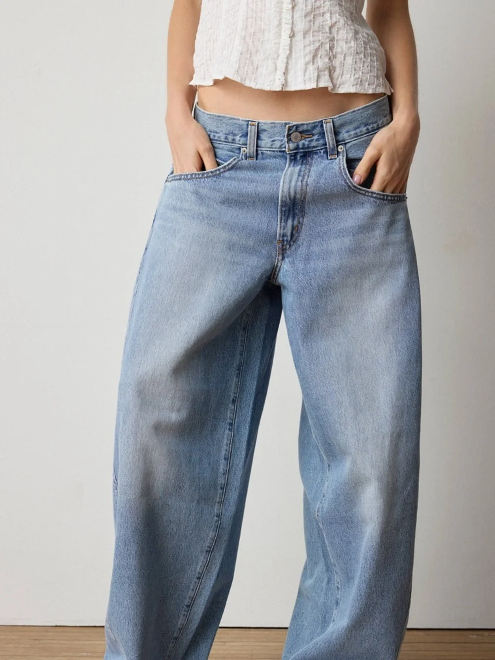 Levi’s Super Baggy Barrel Jean - Picture 4 of 4